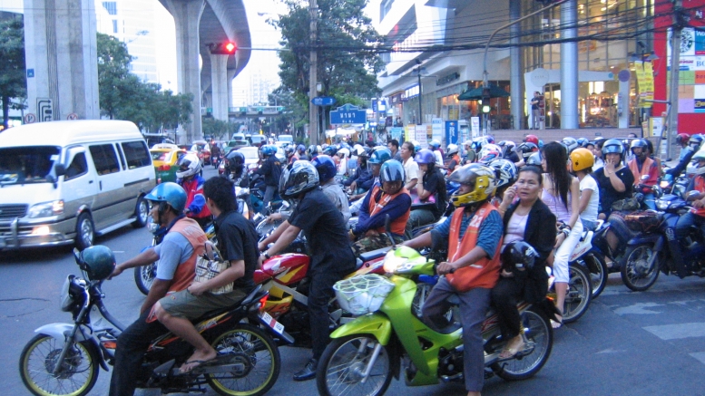 V-Indonezii-budut-nyukhat-podmyshki-taksistov-pri-prieme-na-rabotu.jpg